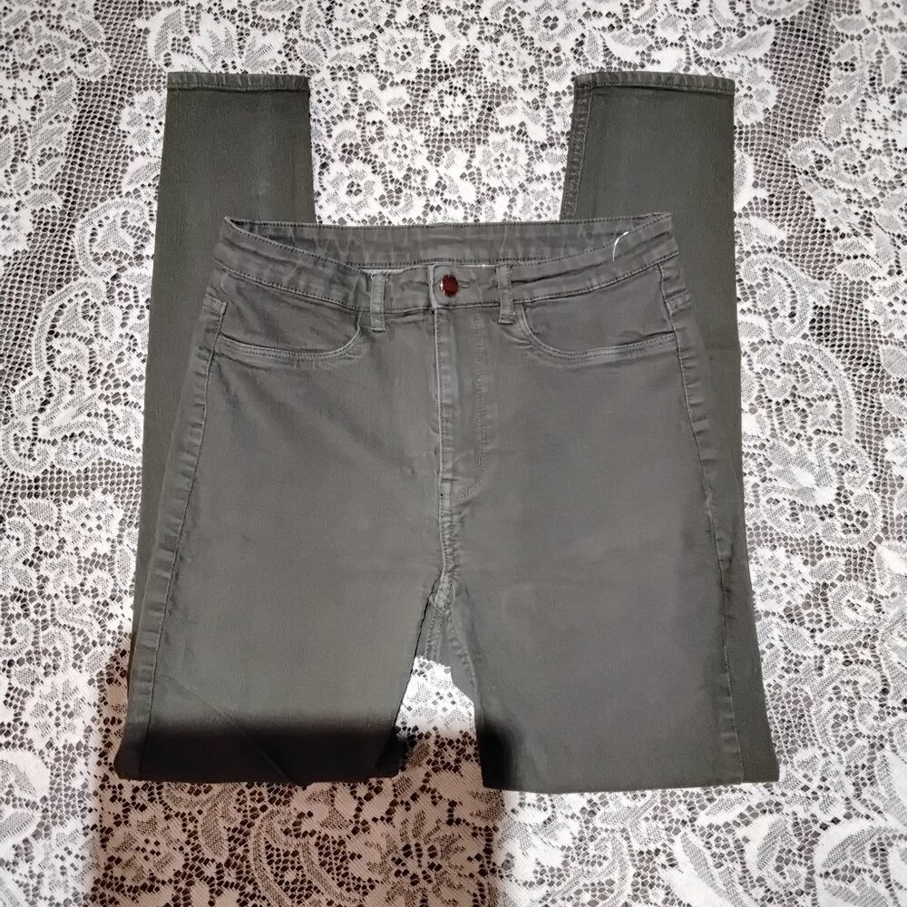 Divided Women's Skinny Jean  Size 10   #119